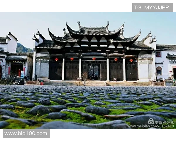 韩国足球明星佩戴眼罩的时尚瞬间与精彩瞬间分享